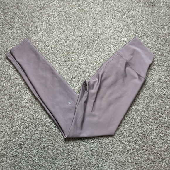 ALO Yoga Pants - Alo Yoga AirLift Leggings
